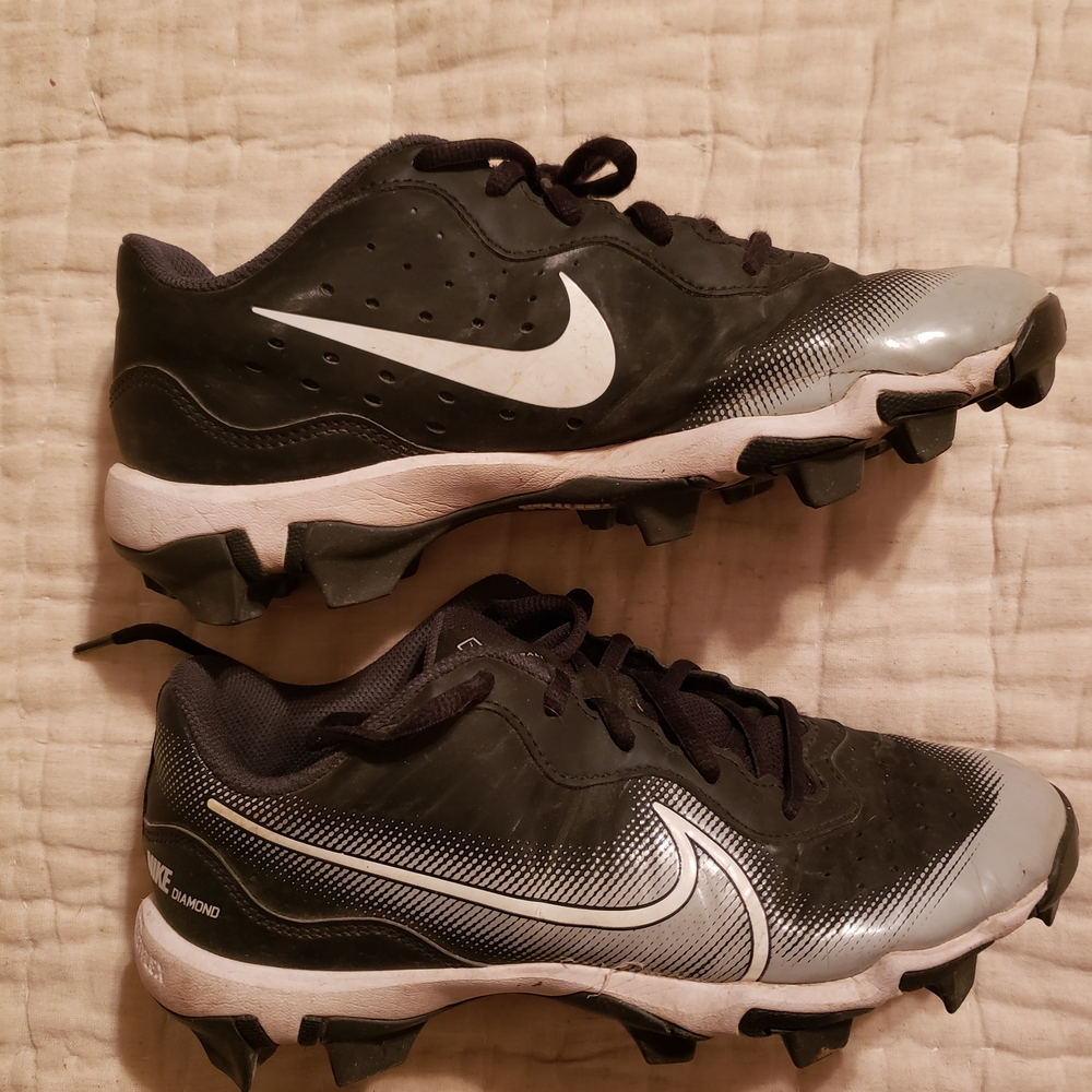 Nike Black and White Sports Cleats